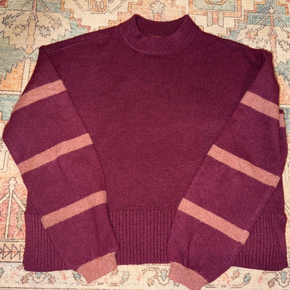Upwest Sweater - Picture 1 of 2